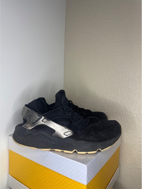 Nike Other - Nike Air Huarache Black Metallic Silver GS Youth Size 6Y Sneakers Used No Box